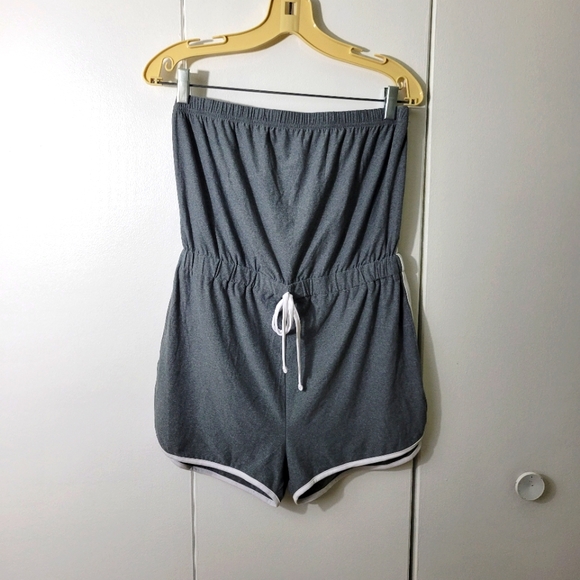 NWOT. Grey retro style one piece short set. - Picture 1 of 5